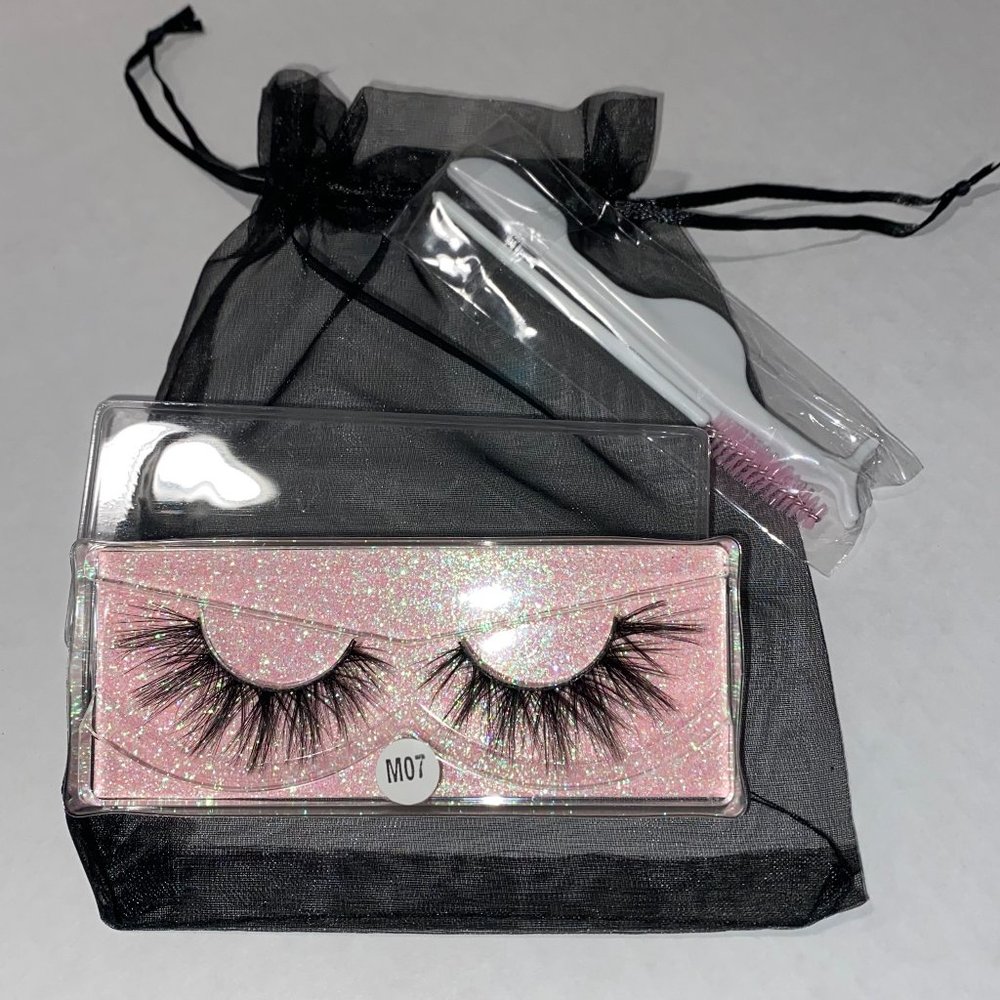 🌸FAUX 3D‎ Mink Lashes w/applicator & brush